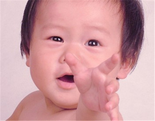 胎儿在三个月大时手指上面才长出指纹