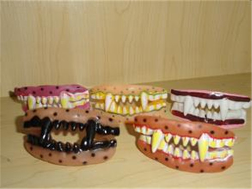 19世纪以前，假牙大多是用死去的士兵牙齿制成的