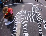 泰国将市区内的人行道彩绘成斑马图案