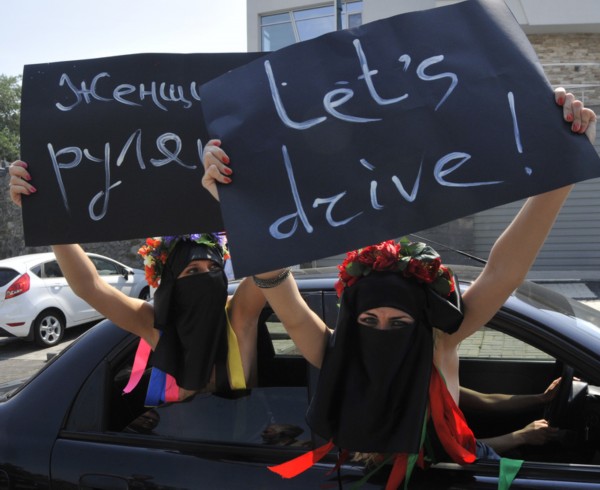 全世界只有沙特禁止女性开车