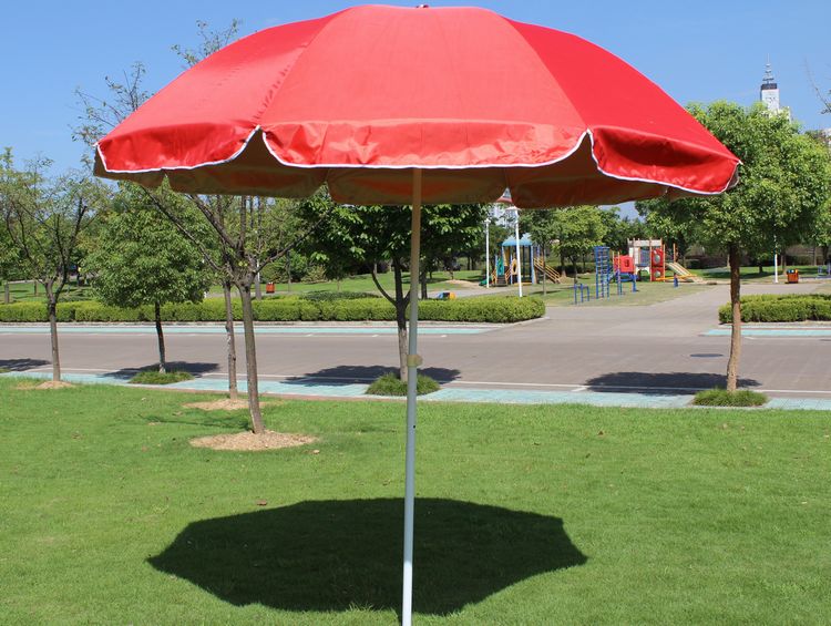 雨伞最初被发明是为了保护人们避免阳光的曝晒
