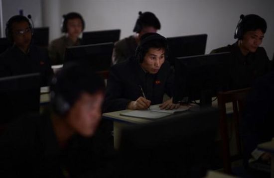 朝鲜人民想要购买一台电脑需要得到政府的许可