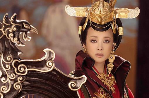 中国历史上第一个自称皇帝的女人是陈硕真，她只在位了一个月