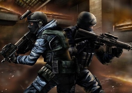cf全名是Cross Fire《穿越火线》的简称，是韩国Smile Gate公司在2008年推出的次时代网络枪战游戏大作。
