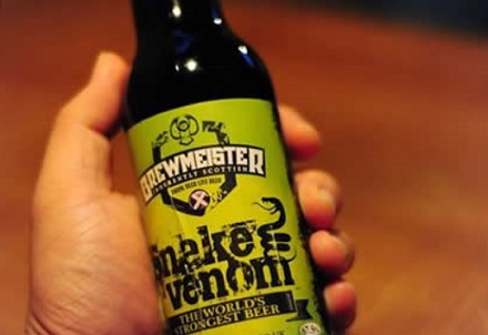 苏格兰品牌Brewmeister想要给人们带来最顶级的体验，他们的啤酒「蛇毒」（Snake Venom）酒精度高达67度，是目前官方销售的世界最高酒精度数的啤酒。