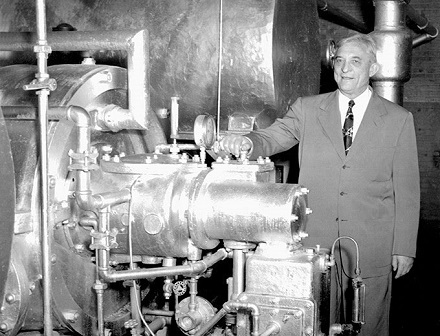 空调发明家卡里尔被称为「制冷之父」，但是空调最初设计是给机器用的，防止印刷油墨失调。