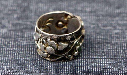 「戒指」在中国古代代表什么意思？