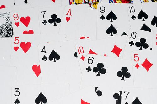 扑克牌起源于哪个国家？