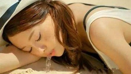 为什么有些人睡着了会流口水？