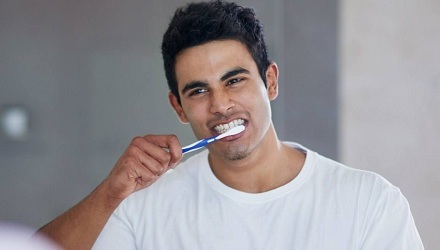 刷牙应该在早餐前还是之后呢？