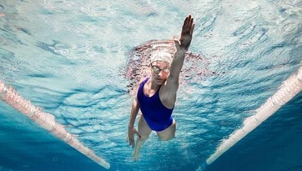 为什么游泳运动员都没有腋毛？