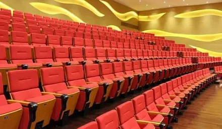 为什么电影院的座椅是红色的？